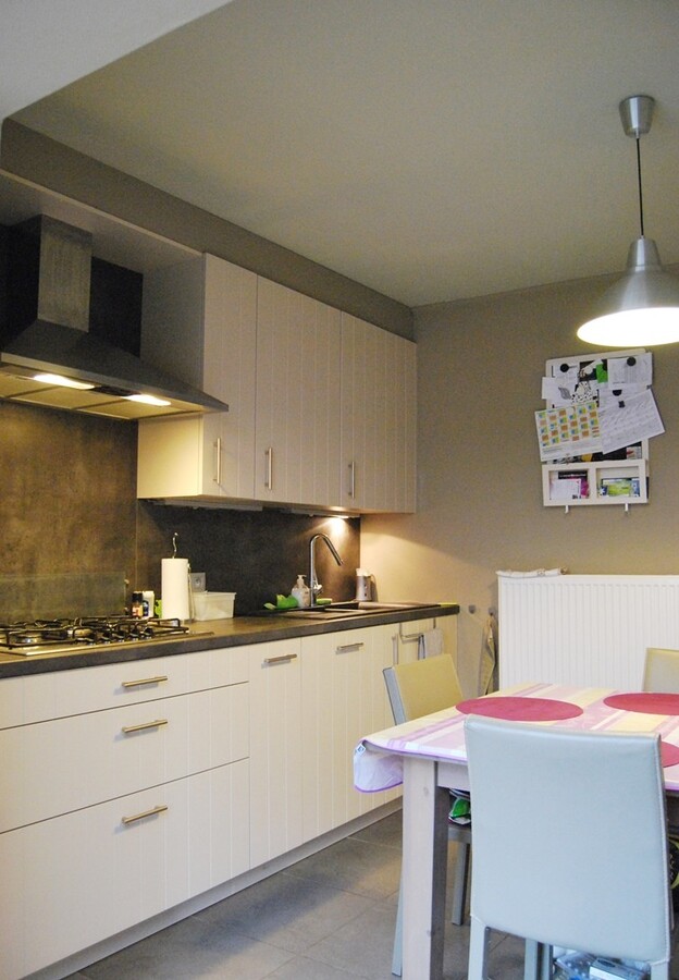 Instapklare woning met 2 stallen op ca.4000m² te Lebbeke 