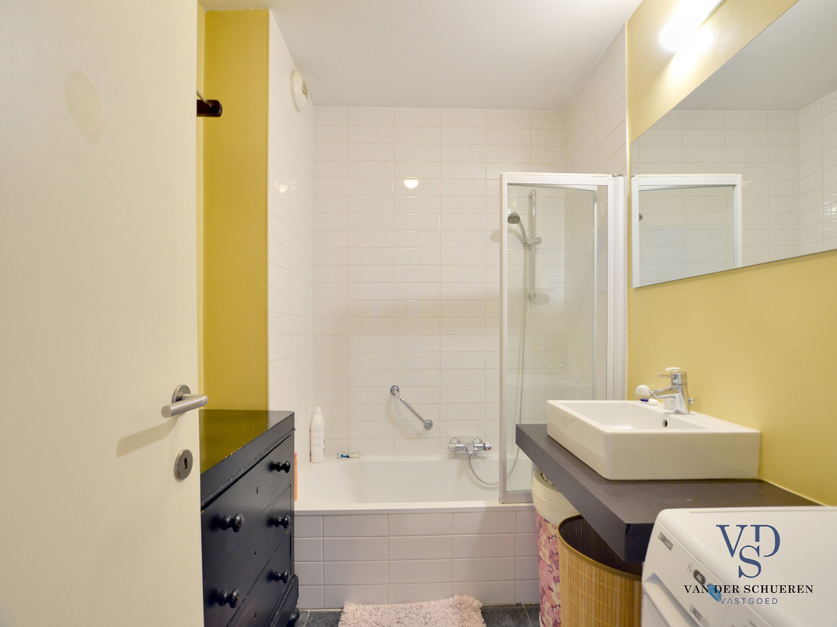 Energiezuinig 2 slp-appartement met terras én staanplaats ! 