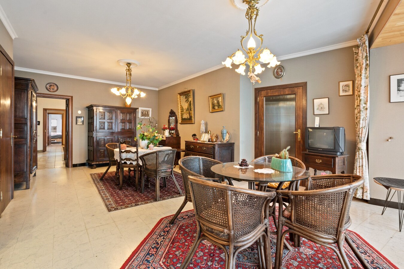 Ruim, voormalig handelshuis in het Centrum van Dadizele 