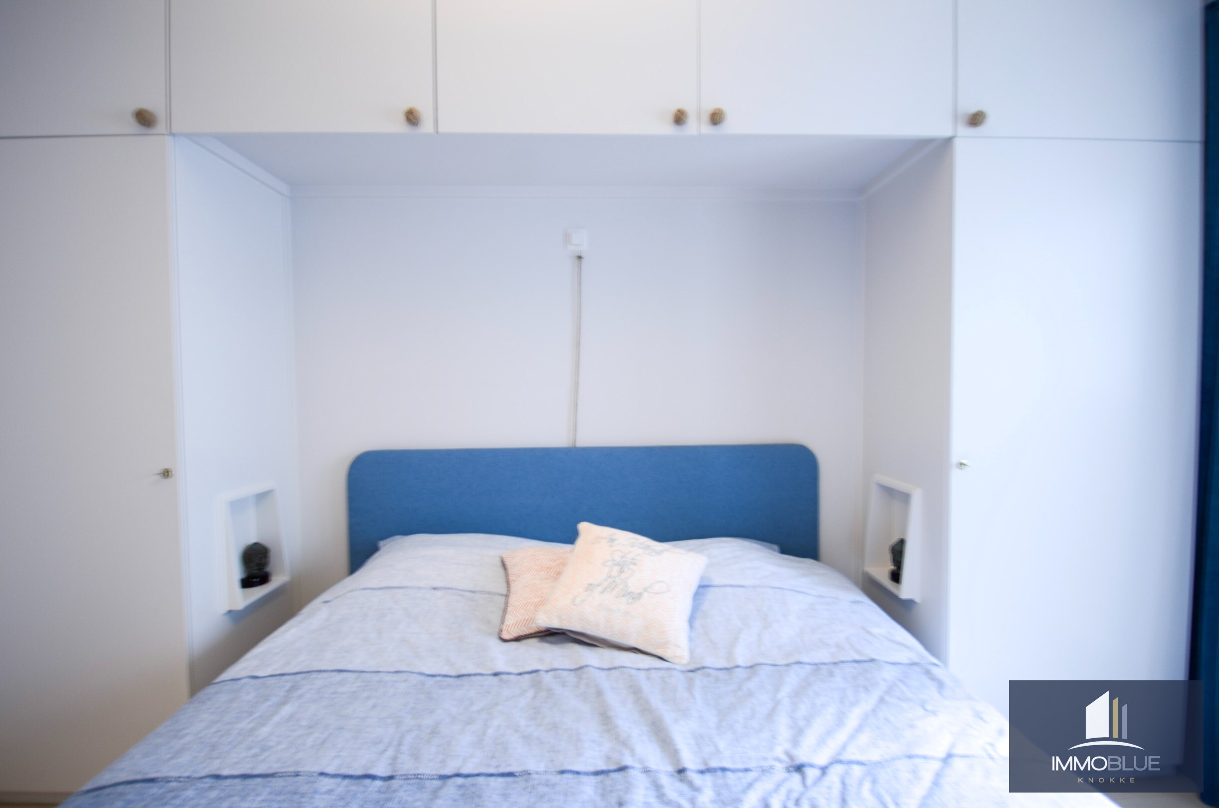 Appartement avec vue frontale sur la mer, situé dans une résidence prestigieuse au Zoute. 