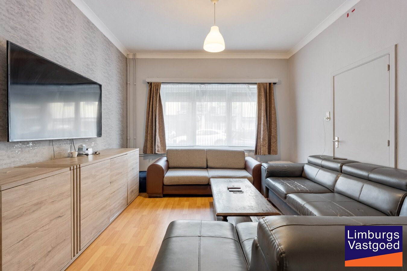 Deels gerenoveerde woning met stadstuin, 3 slpk, 2a60ca, tussen de kleine en grote ring 