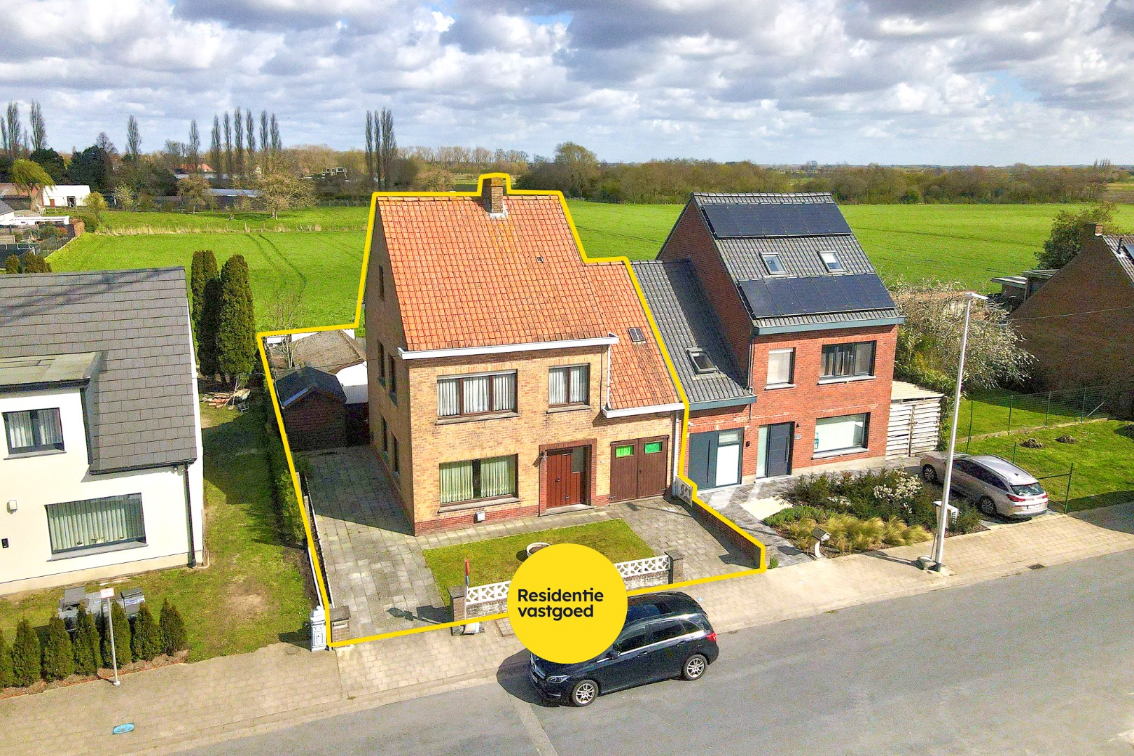 Te renoveren halfopen bebouwing met tuin en groot potentieel 