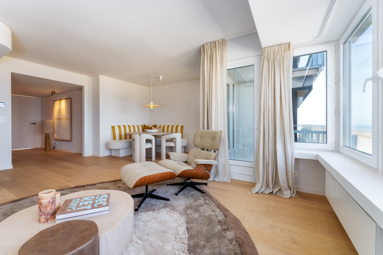 APPARTEMENT HAUT DE GAMME DE 2 CHAMBRES AVEC TERRASSE ET VUE SUR MER 