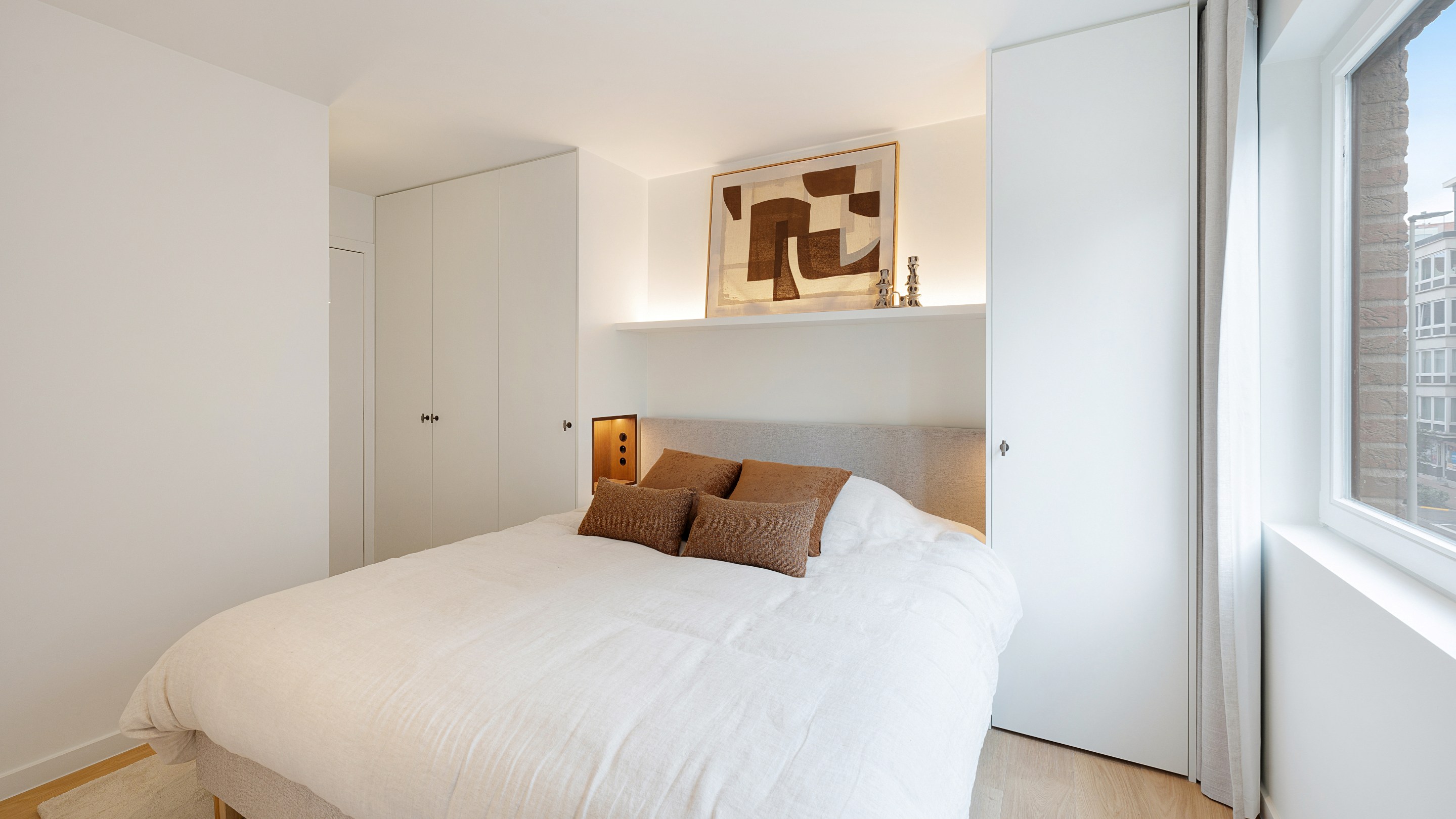 Stijlvol gerenoveerd hoekappartement met 3 slaapkamers in hartje Knokke. 