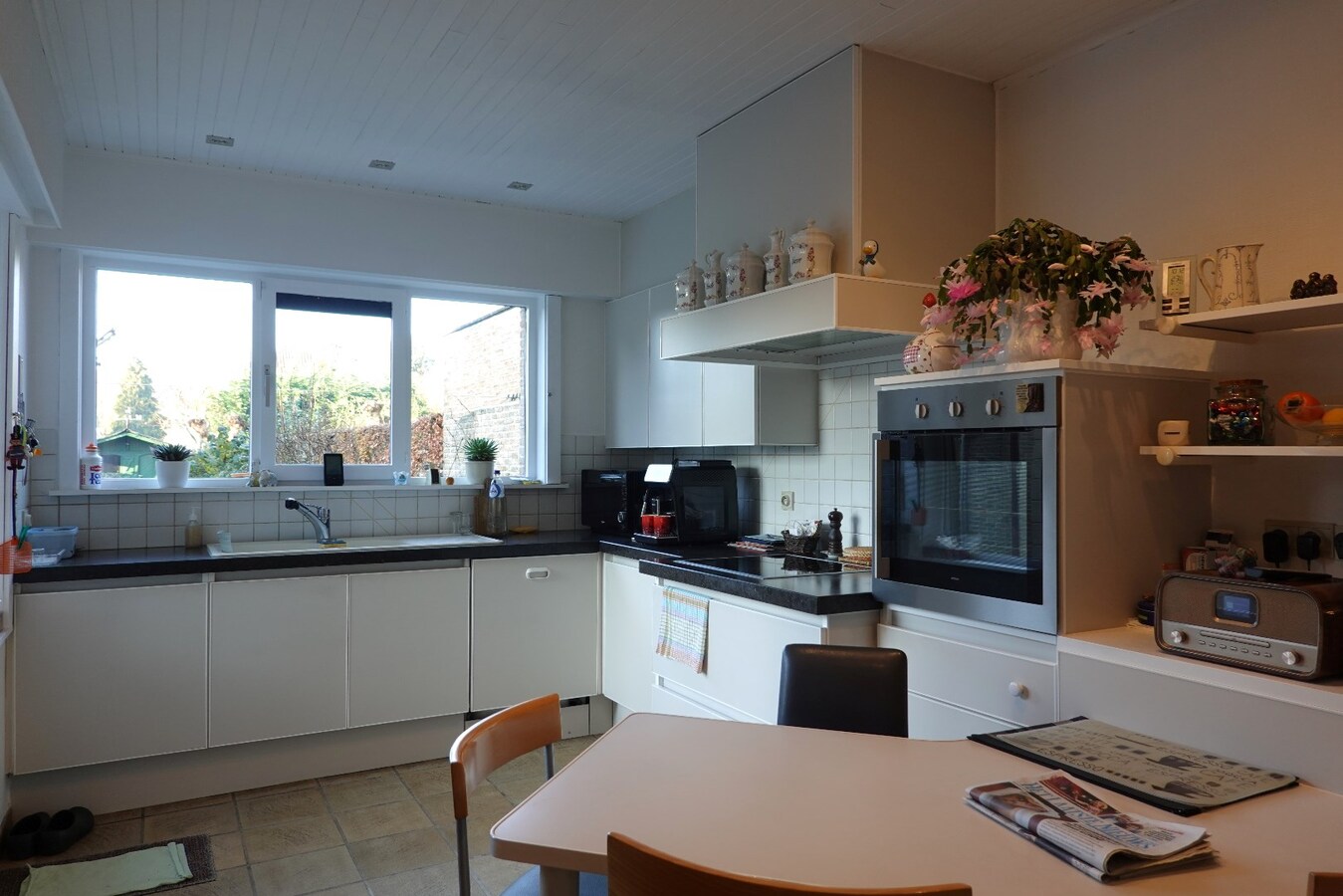 Ruime halfopen woning op uitstekende ligging 