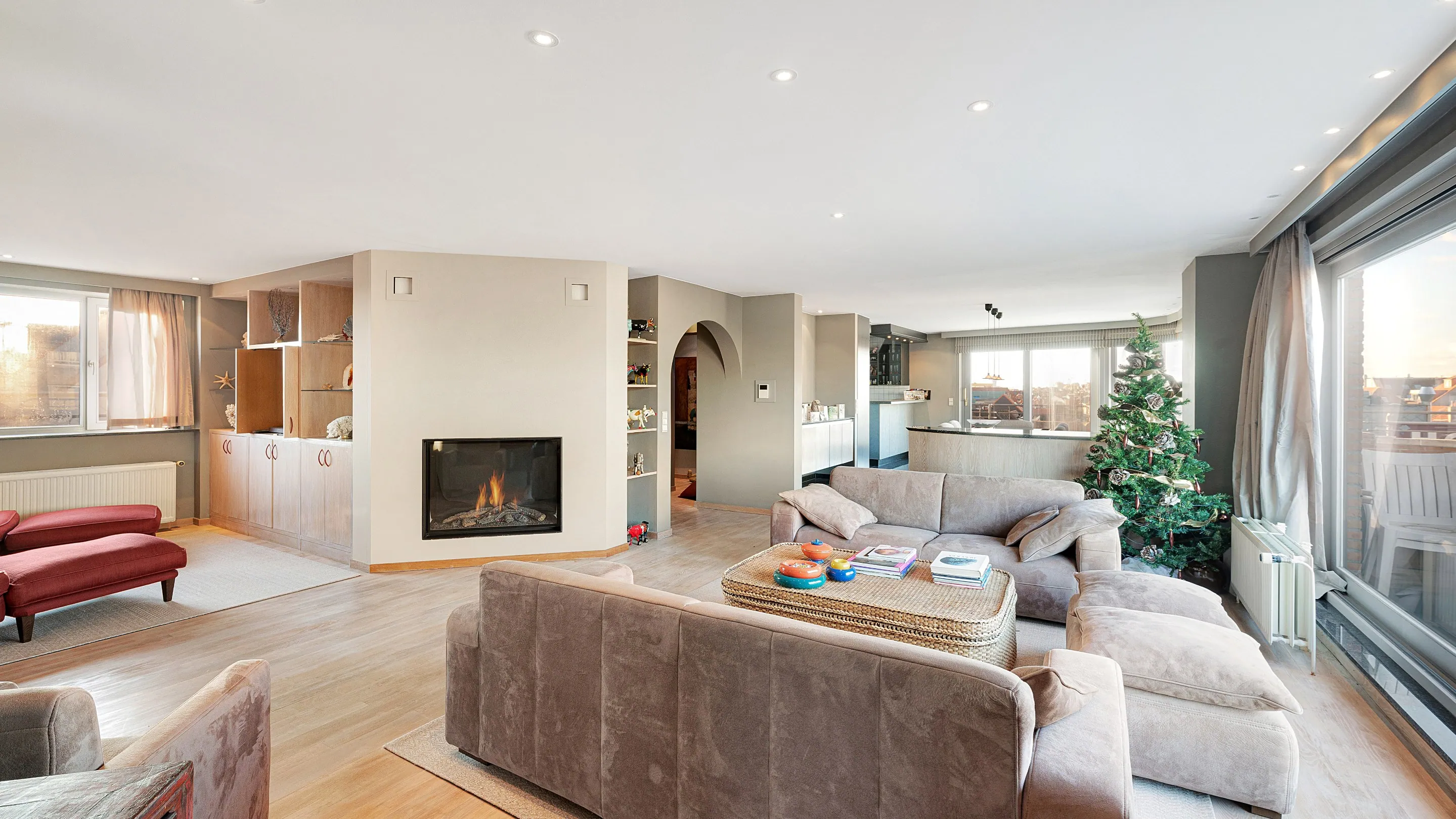 Unieke Penthouse op een toplocatie in Knokke –3 kamerapp. met uitzonderlijke zonneterrassen van meer dan +/- 200m2 (met mog. tot aankoop van een inpandige garage)  