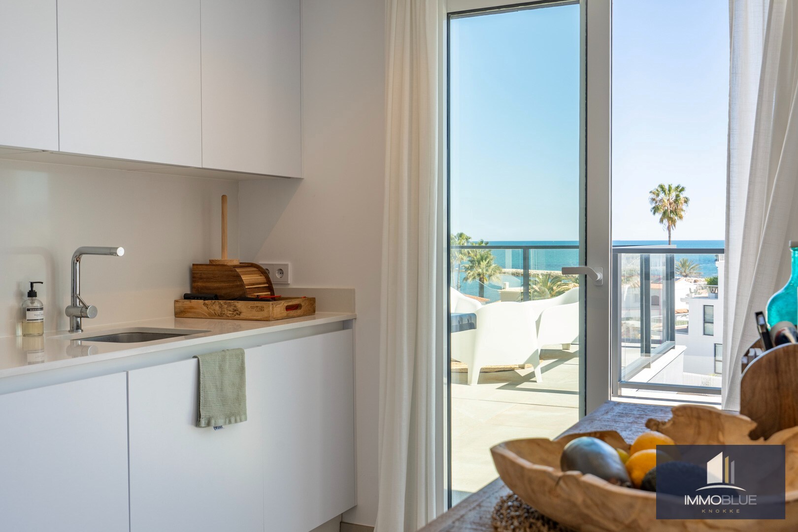 penthouse de luxe avec vue panoramique sur la mer et terrasses très spacieuses 