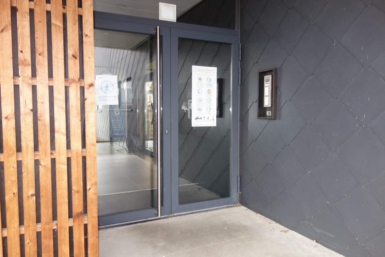 Bureau de prestataires de services loué À Tournai