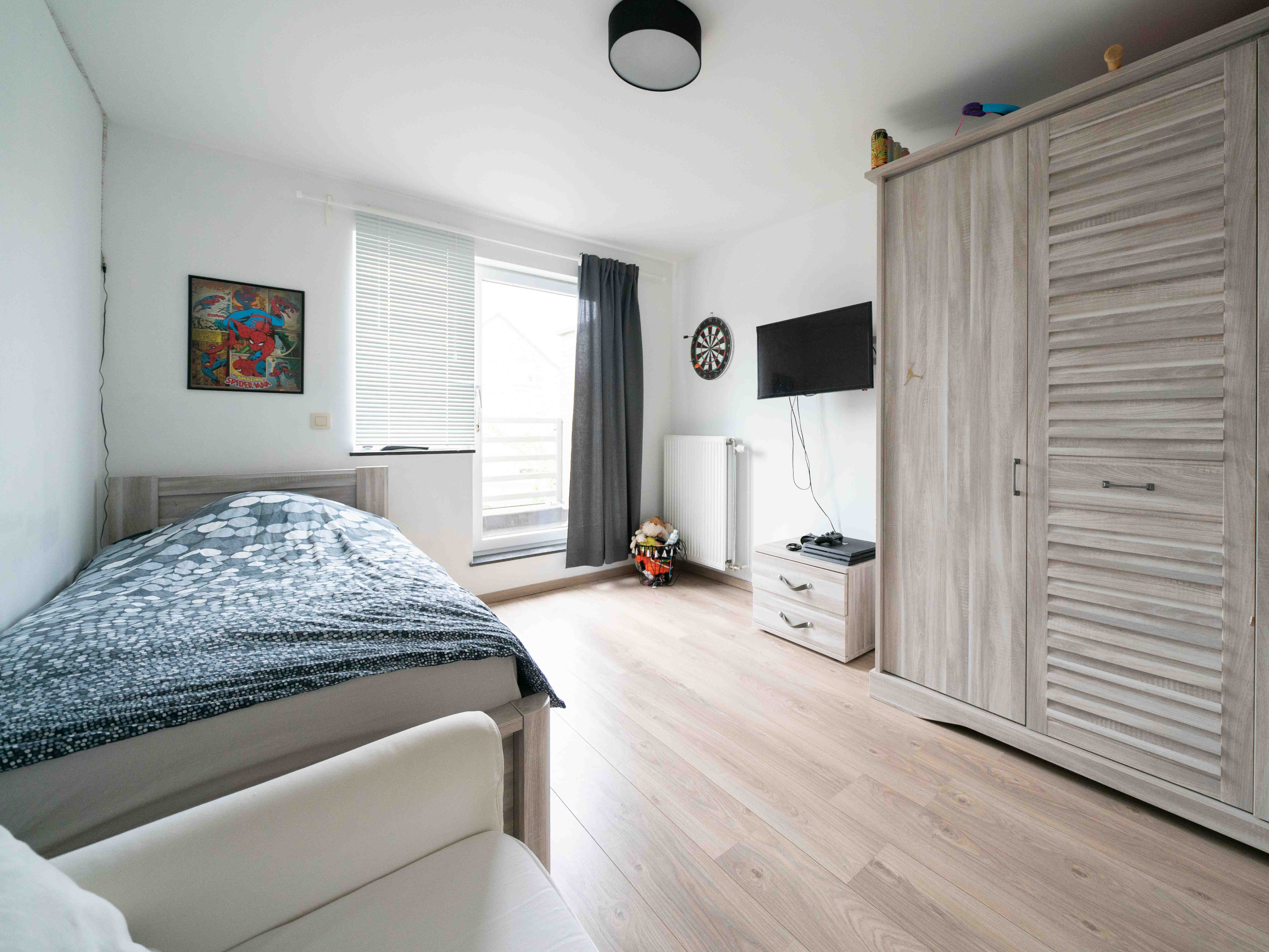 Recente woning met 7 kamers, 2 badkamers, garage en tuin 