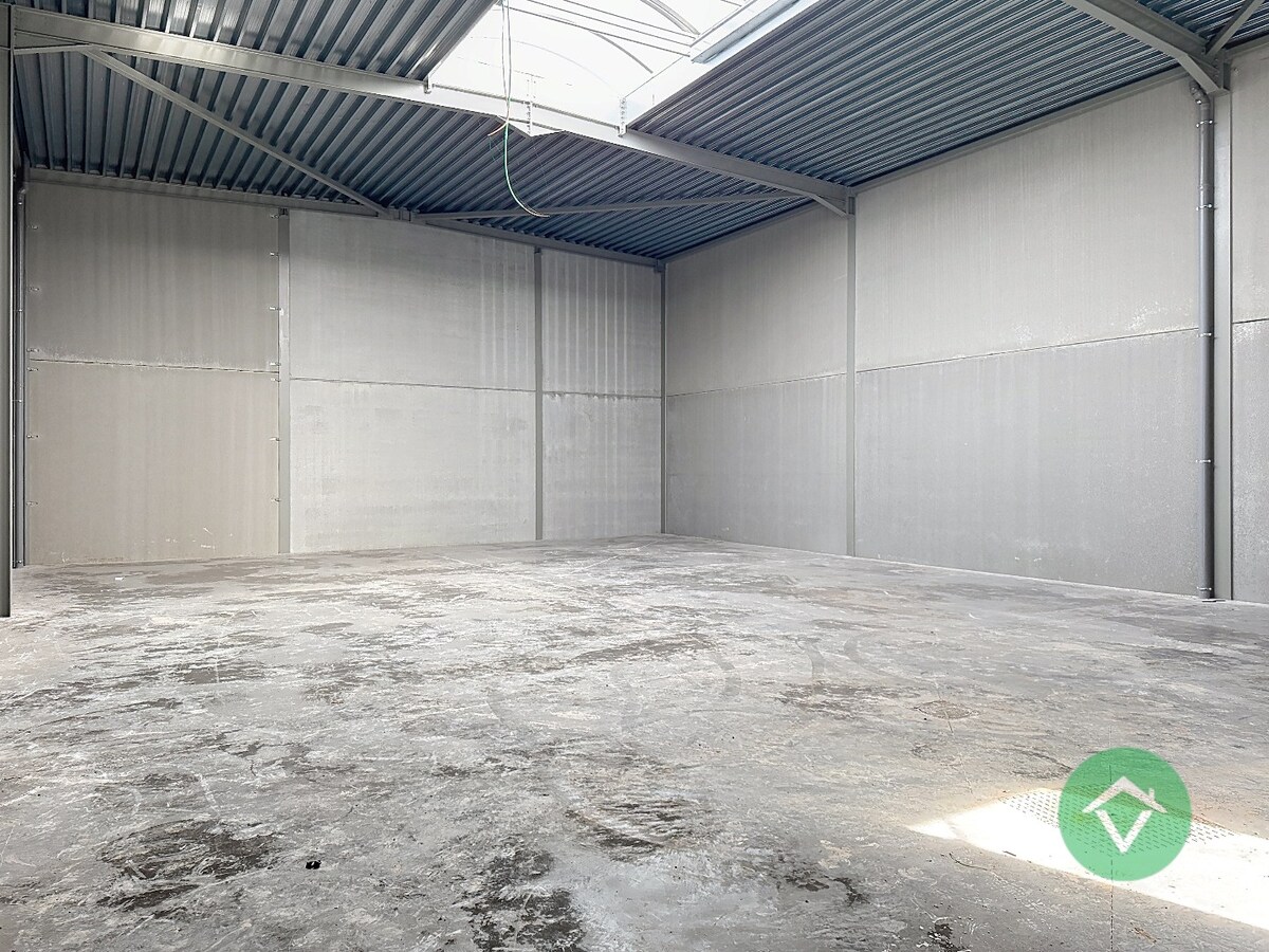 Nieuwbouw loods KMO-UNIT te koop – 237 m² met 1 parkeerplaats inbegrepen op de industriezone te Aartrijke 