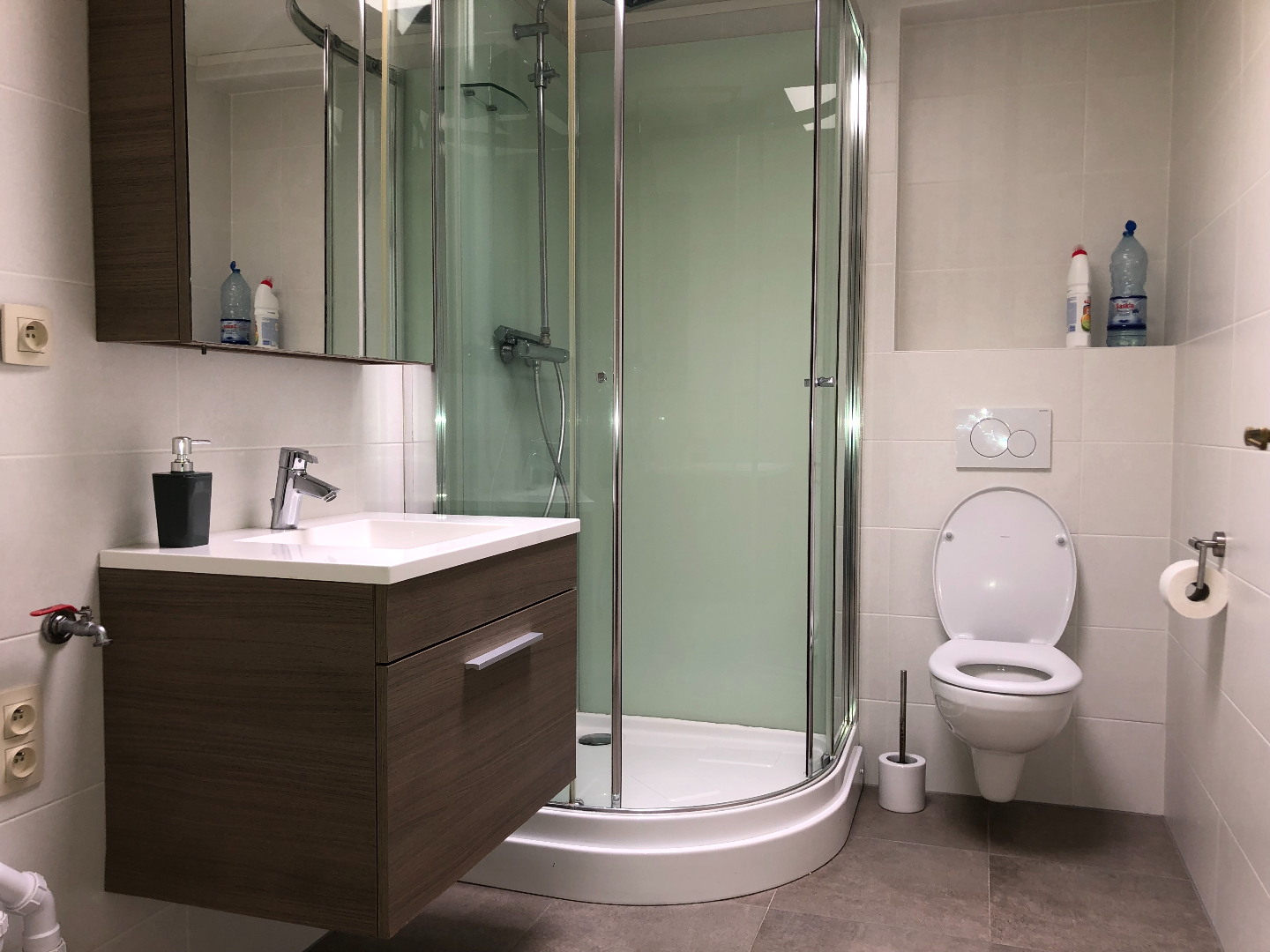 Mooi duplexappartement met 2 slaapkamers en garage 