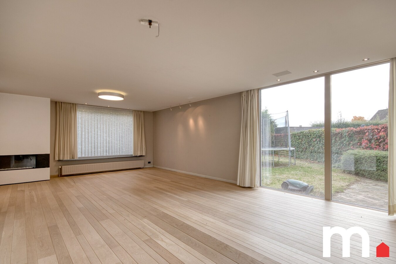 Villa met binnenzwembad, sauna en praktijkruimte (160m2) te Kuurne ! 
