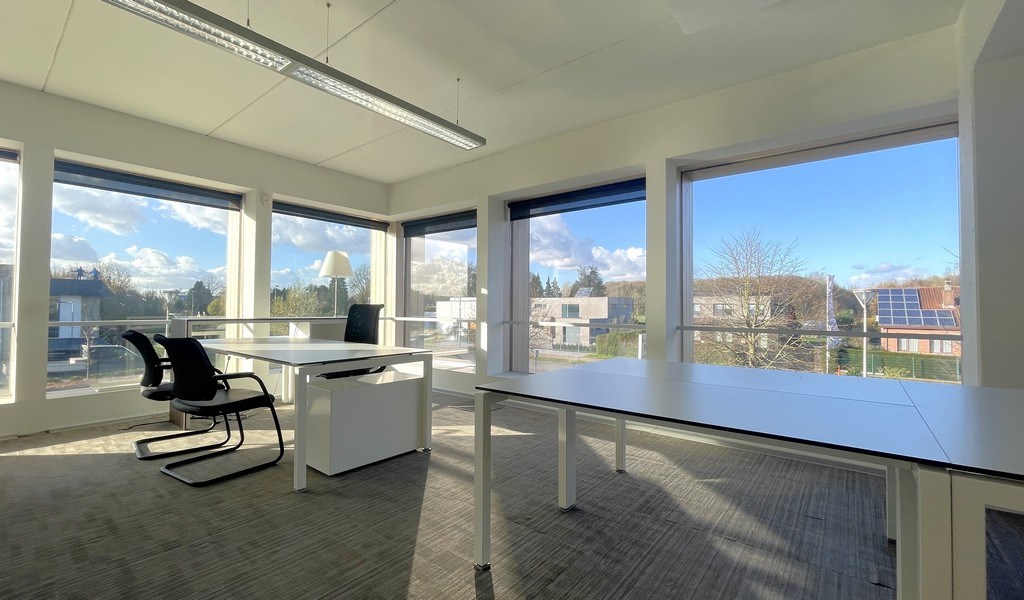 Volledig uitgeruste kantoren te huur langs E313 te Wommelgem