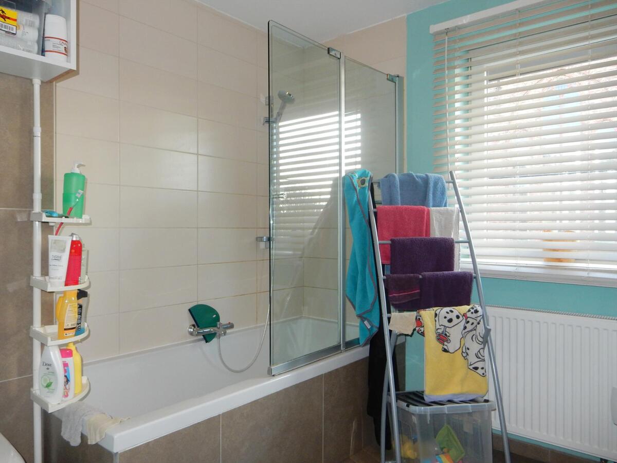 Recente woning met 4 slaapkamers te Snaaskerke 