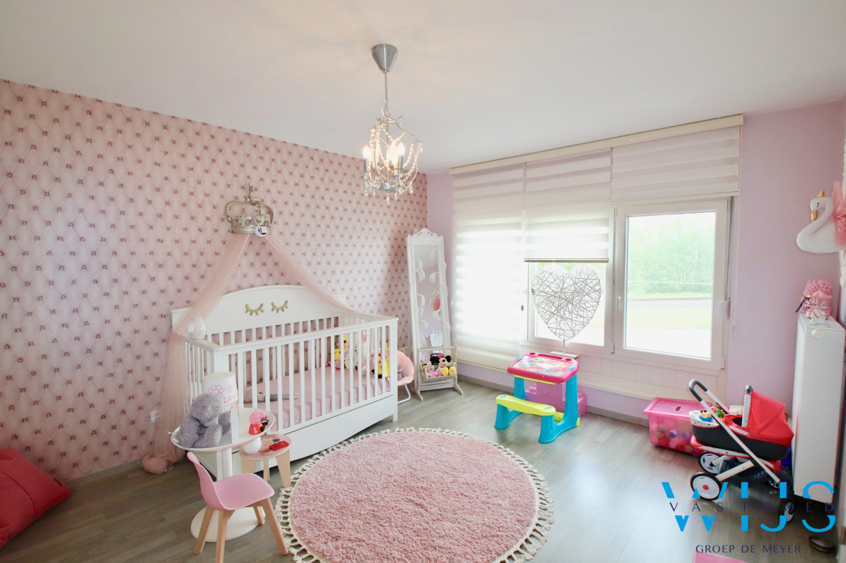 Instapklare gezinswoning met ZUIDgerichte tuin te Evergem! 