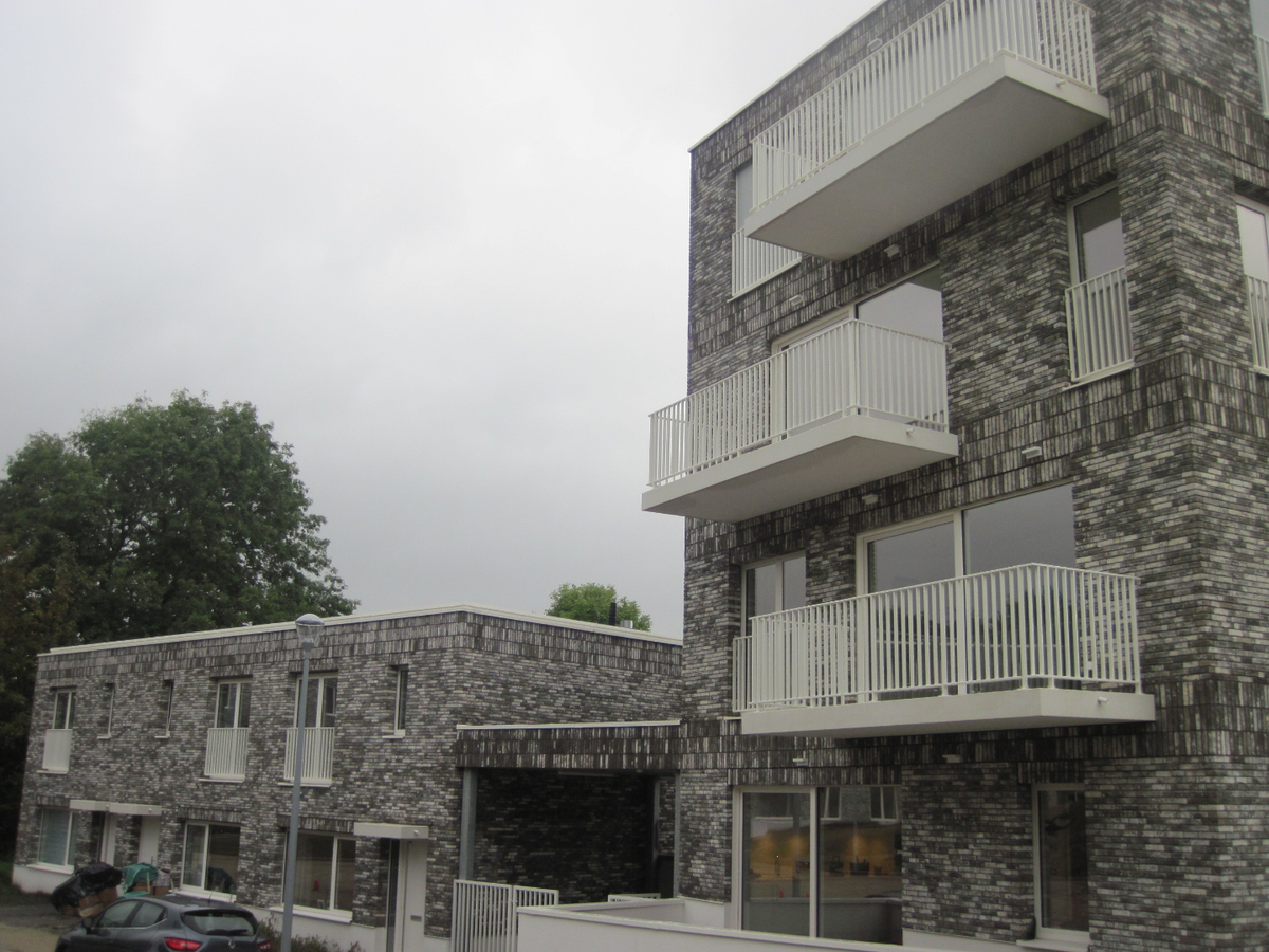 Groen wonen in de Weverij.    2-slp-appartement met een autostaanplaats. 