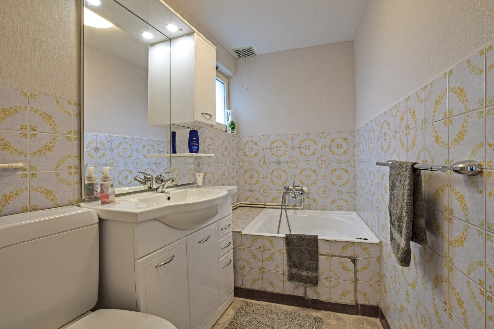 Te renoveren halfopen woning te Ramskapelle op 185m². 