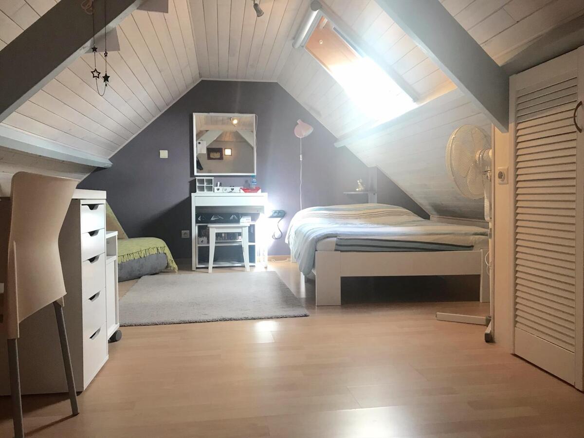 KNAP GERENOVEERDE RUIME WONING MET ZONNIGE STADSTUIN 