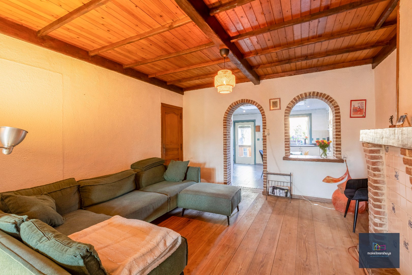 Te renoveren HOB op schitterende locatie te Drongen 