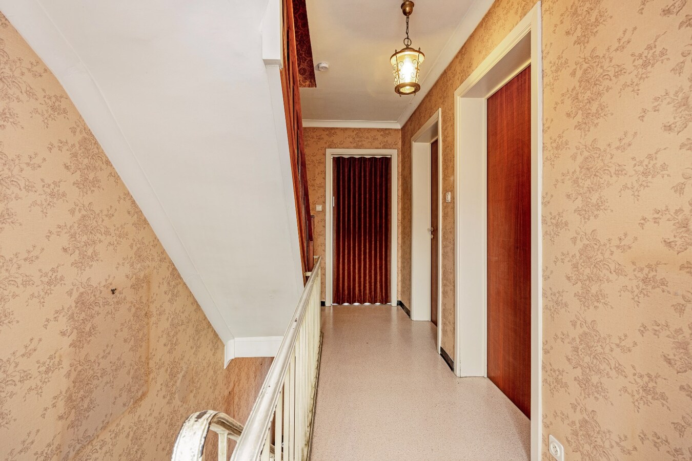 Stevige gezinswoning met 4 slpk in centrum Oudenaarde 