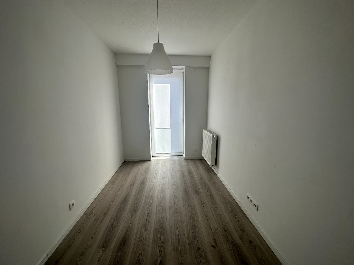 Nieuwbouwwoning met 4 slaapkamers op een boogscheut van het centrum 