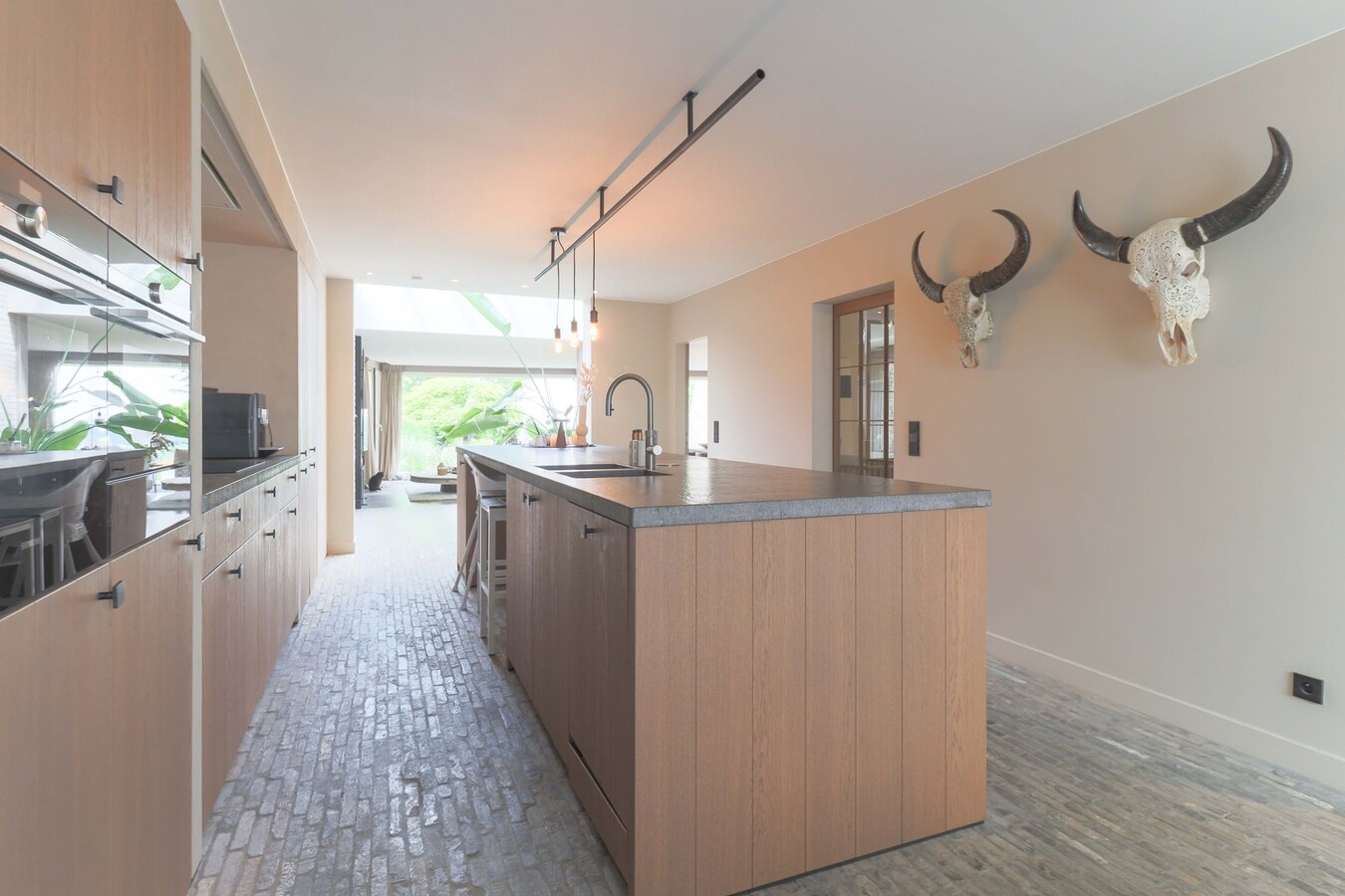 Unieke Villa te Moorslede met 5 slaapkamers op 726m² ! 