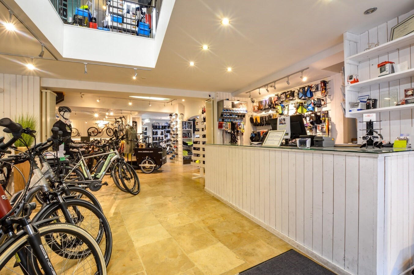 Te koop commerciële winkel - Zedelgem