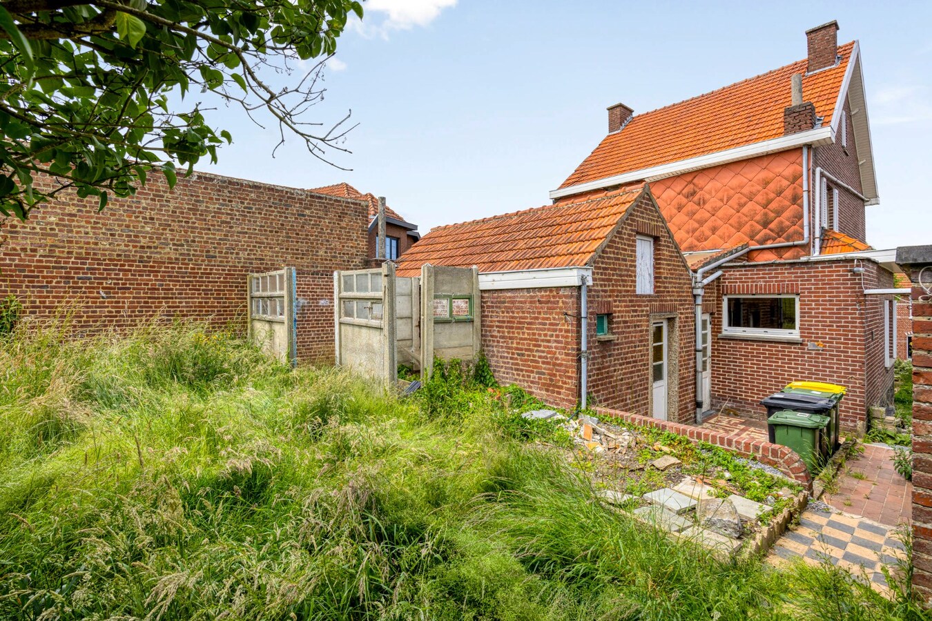 Te renoveren woning met tuin te Haasrode (Oud-Heverlee ) - 3 slaapkamers 