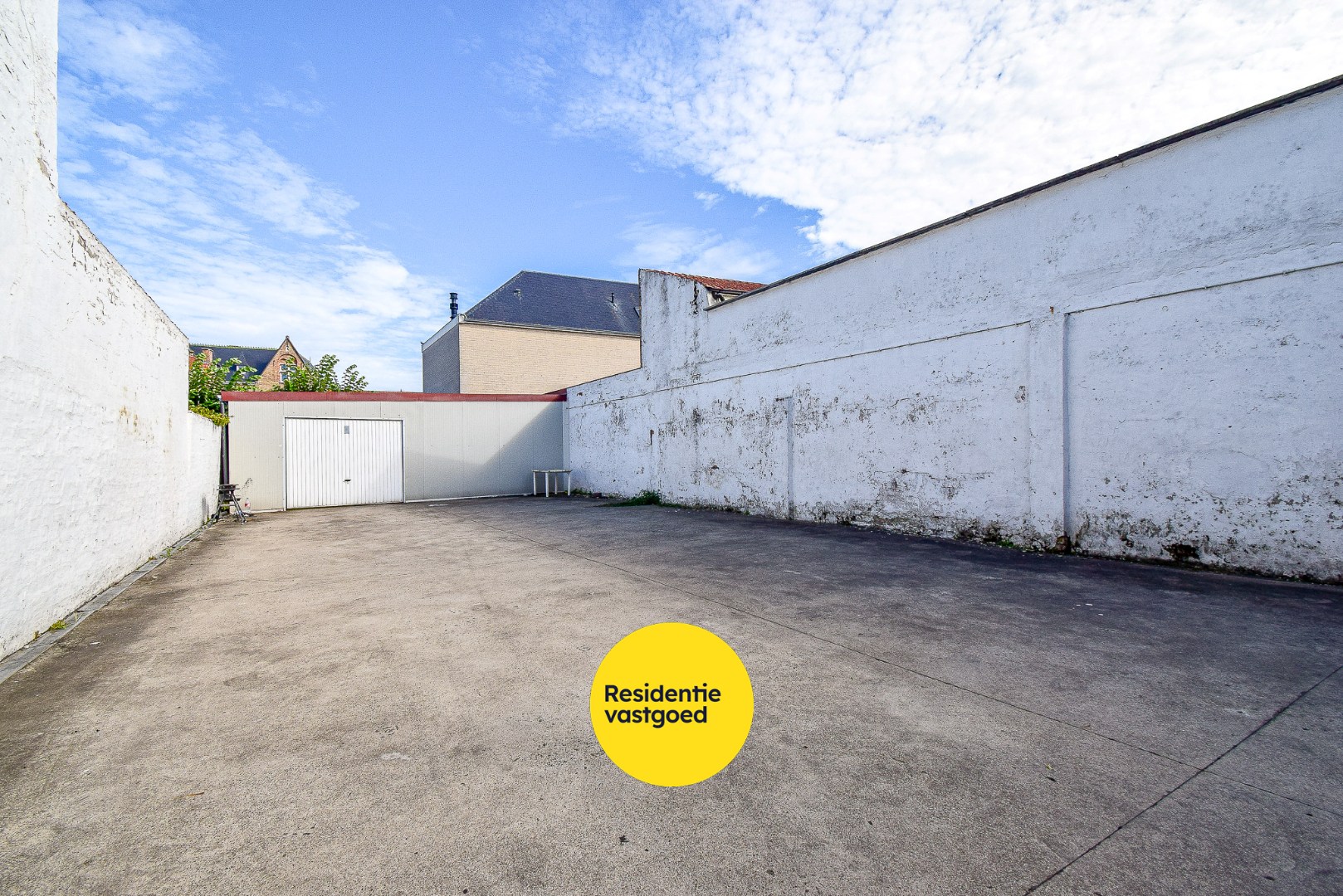 Opbrengsteigendom met 7 entiteiten in centrum Gistel 