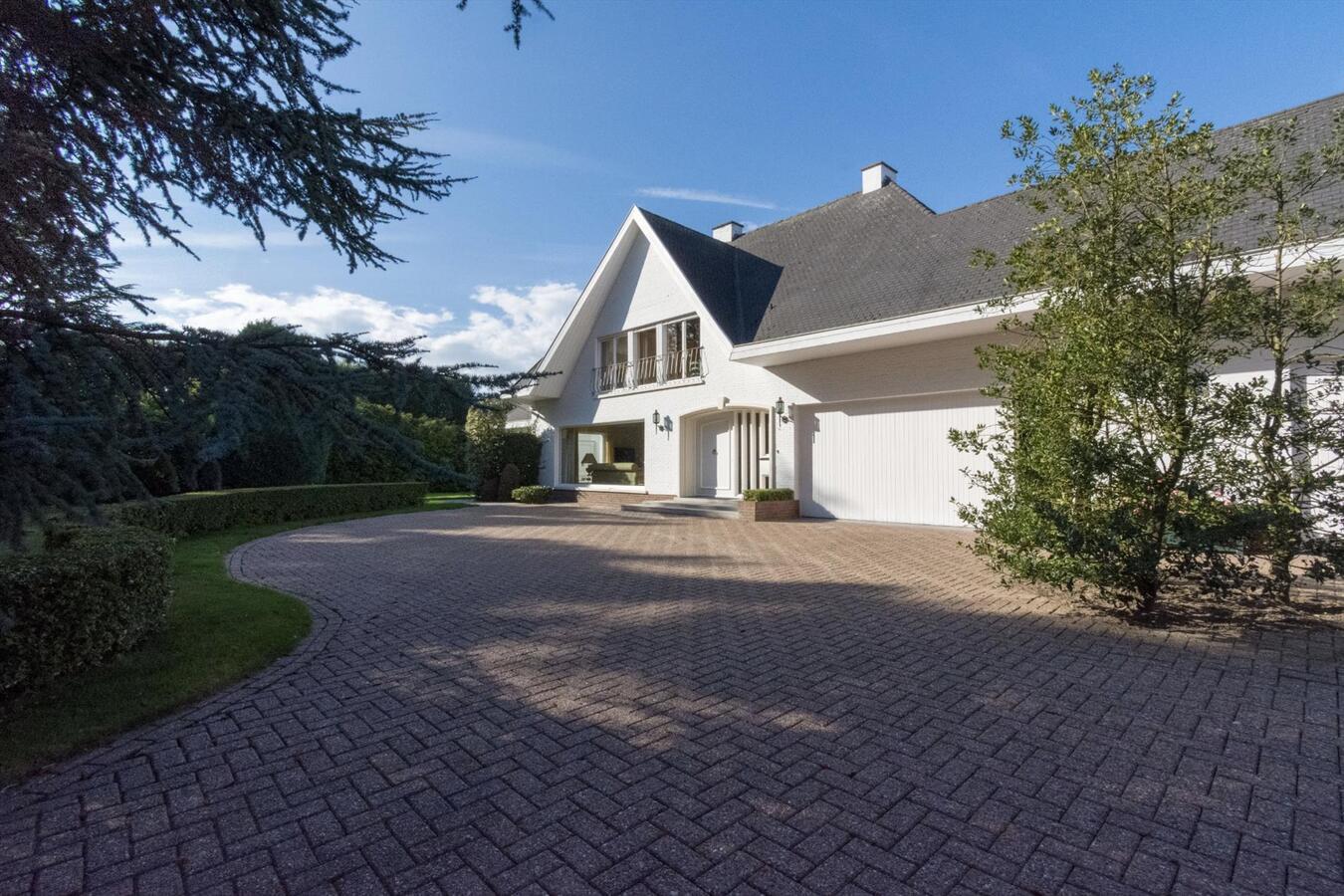 Prestigieuze villa met prachtige parktuin 