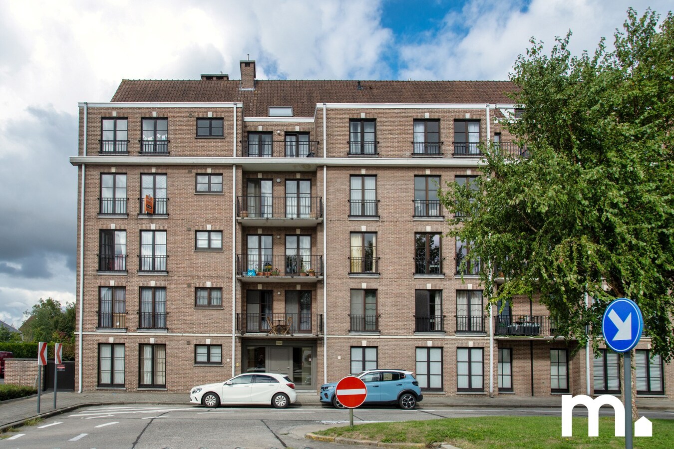 Lichtrijk appartement met 2 slaapkamers te koop in Harelbeke. EPC B 