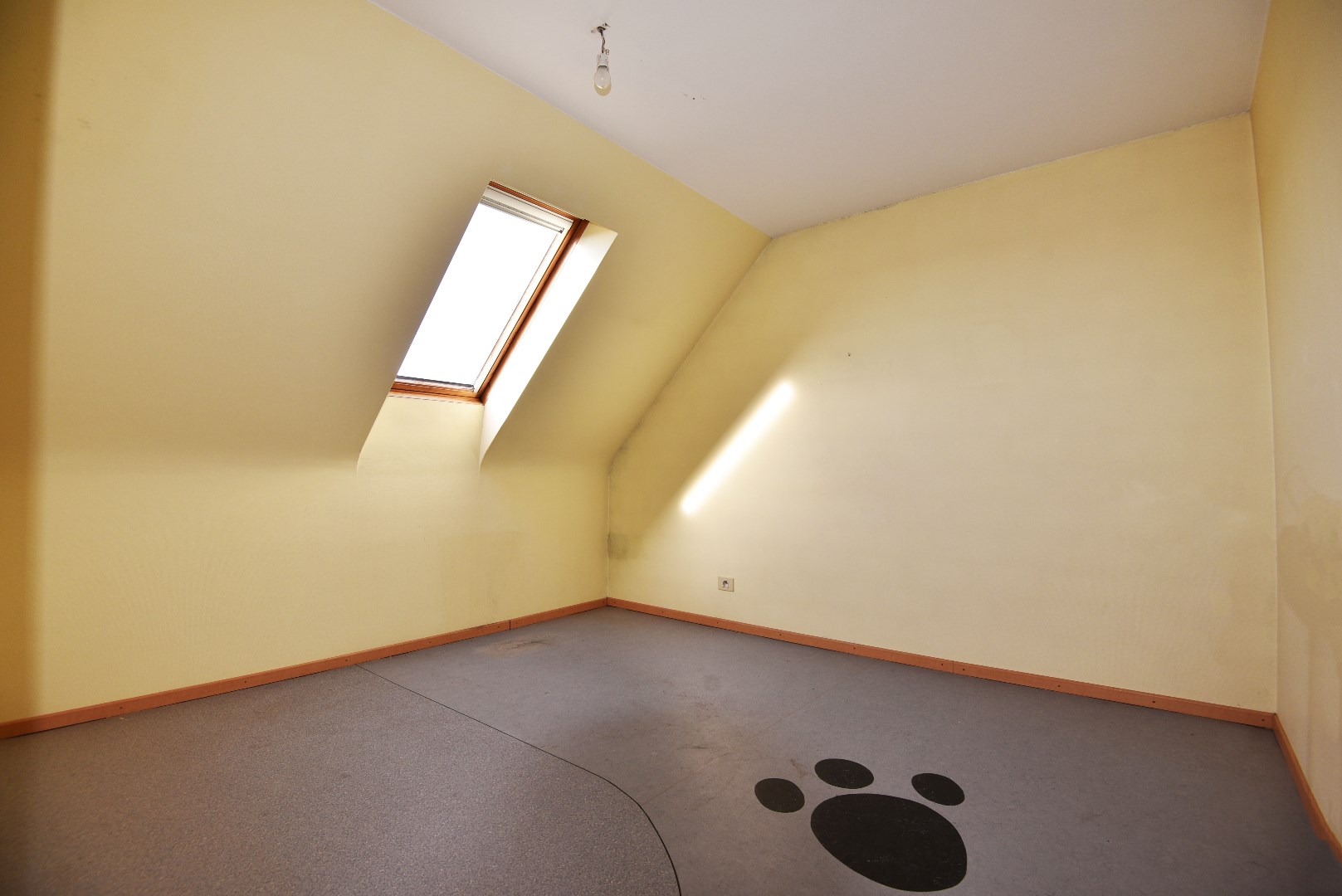 Woning met 4 slpks, terras en garage nabij centrum Maldegem 