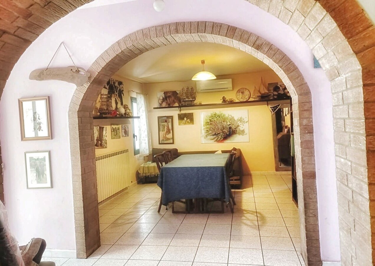 Landelijke hoeve met paardenfaciliteiten op ca. 1,3ha te Riva del Po (Noord-Italië) 