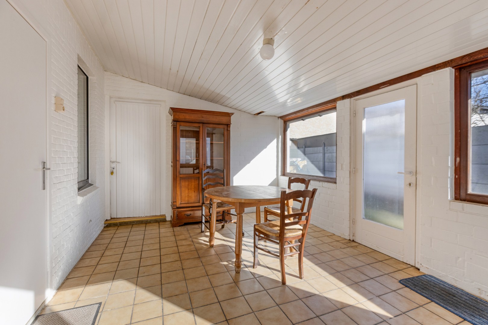 Ruime gezinswoning met 3 slpk. en ruimte voor bijberoep in Mol-Sluis 