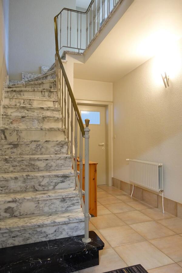 Uitstekend gelegen handelspand met woonst 