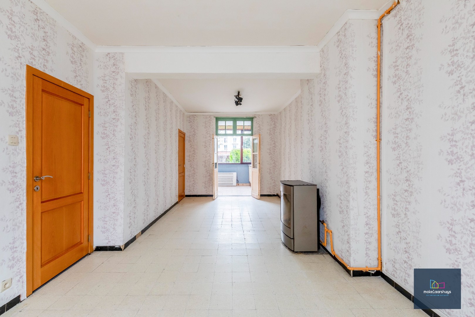 TOPLIGGING : te renoveren woning nabij Gent Sint-Pieters 