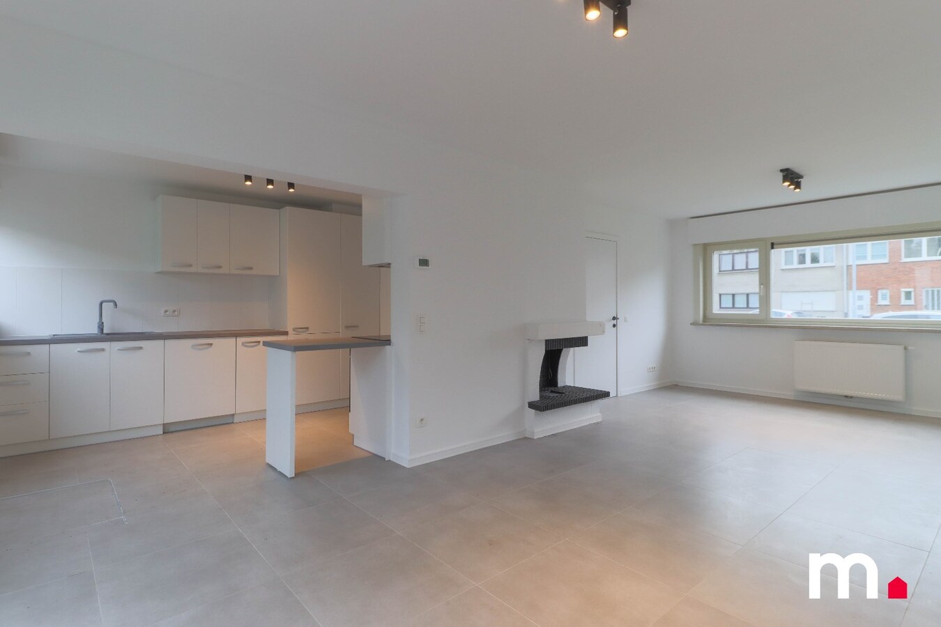 Recent gerenoveerde woning met 3 slaapkamers te Menen ! 