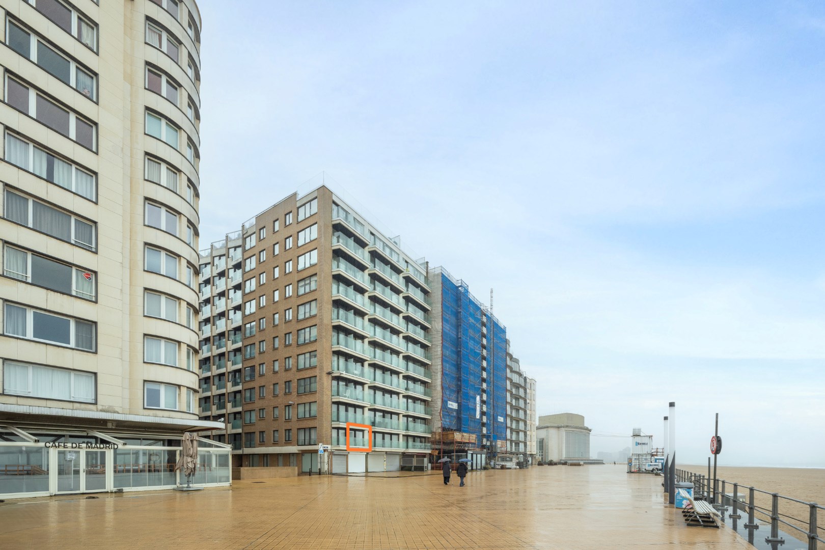STUDIO MET FRONTAAL ZEEZICHT EN TERRAS OP TOPLIGGING 