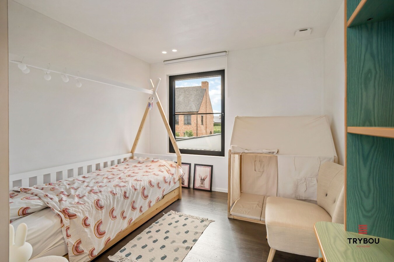 Rustig gelegen architecturaal pareltje op 1.751 m² te Houthulst. 