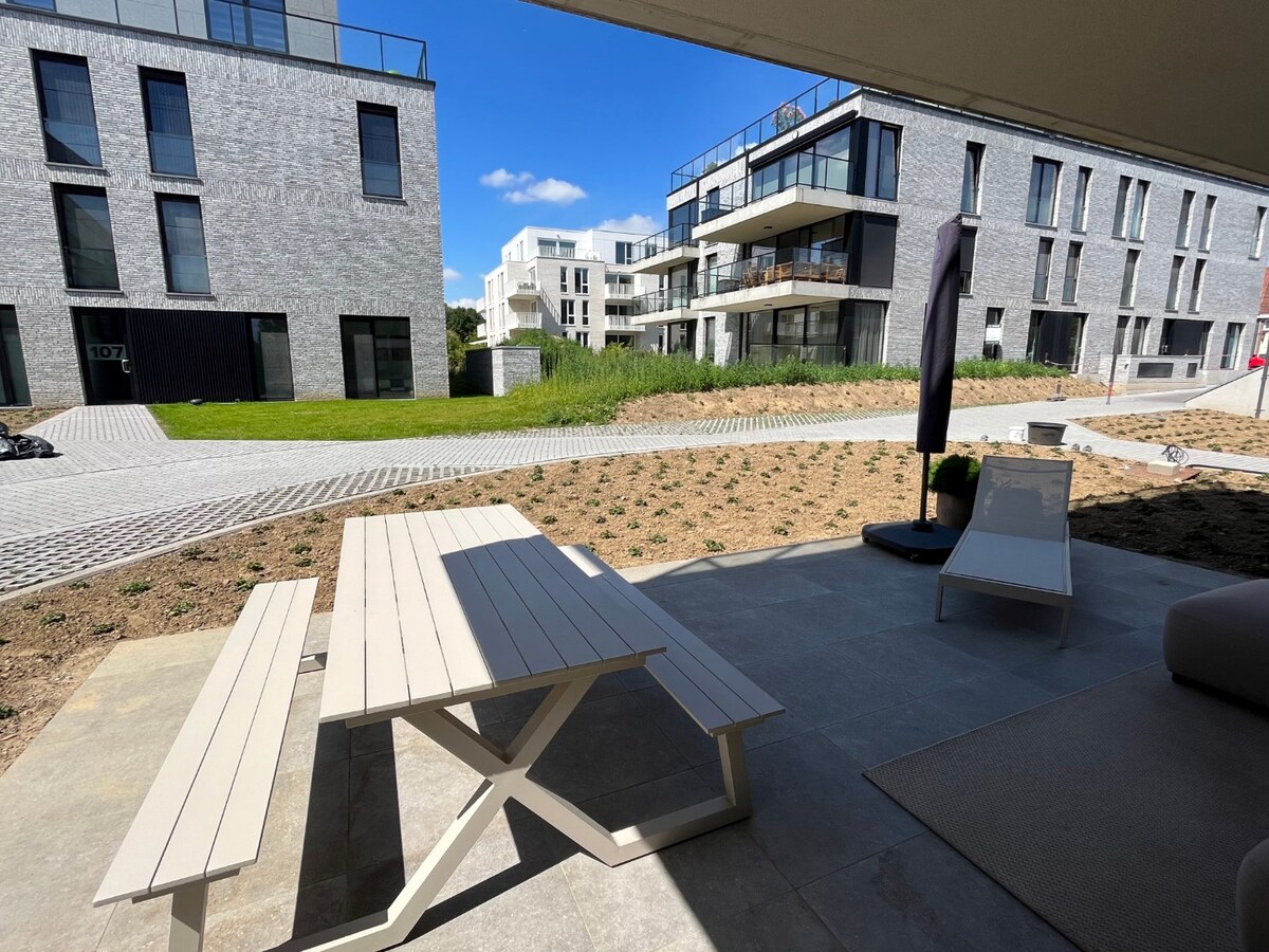Gelijkvloers appartement met ruim terras 