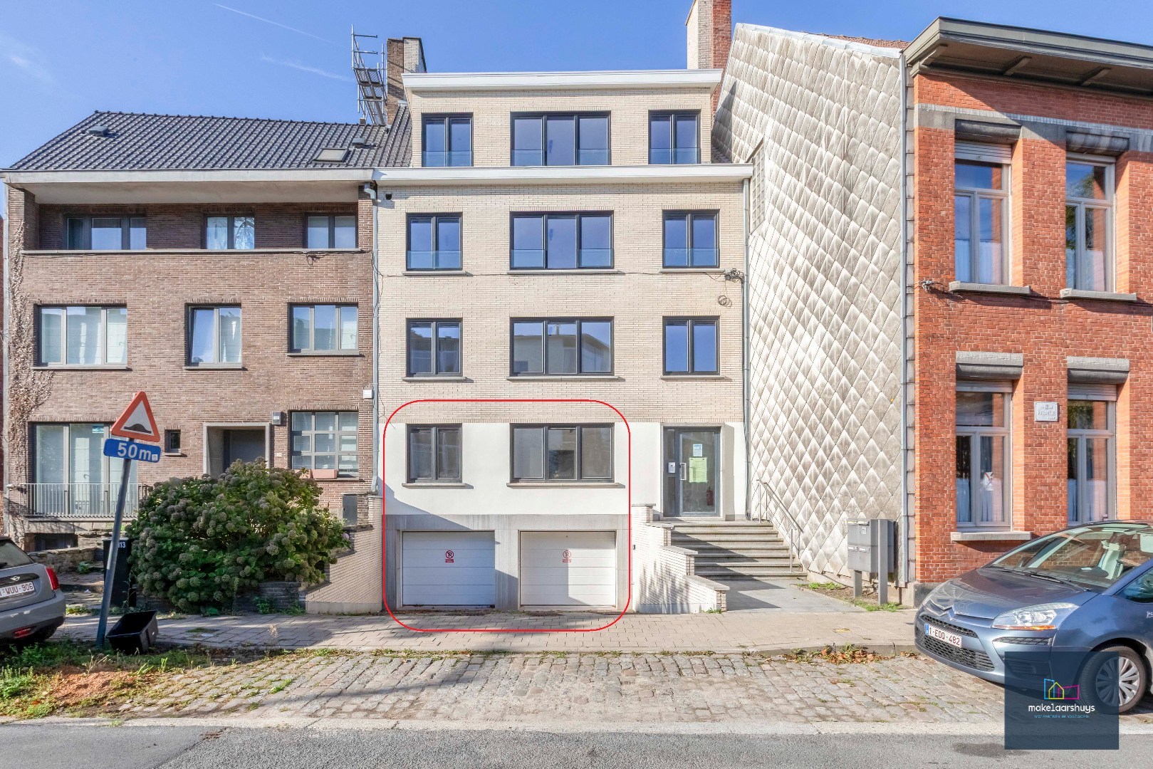 Prachtig  duplex appartement met 4 slpk, 3 badk, grote tuin en parkeergelegenheid 