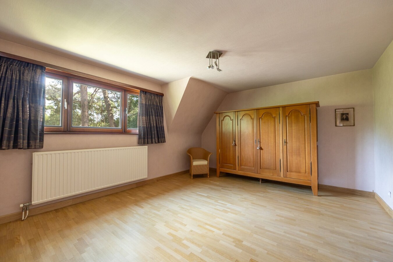 Ruime woning op prachtig perceel van 1.250 m² in ’s Gravenwezel – Zonnebos 