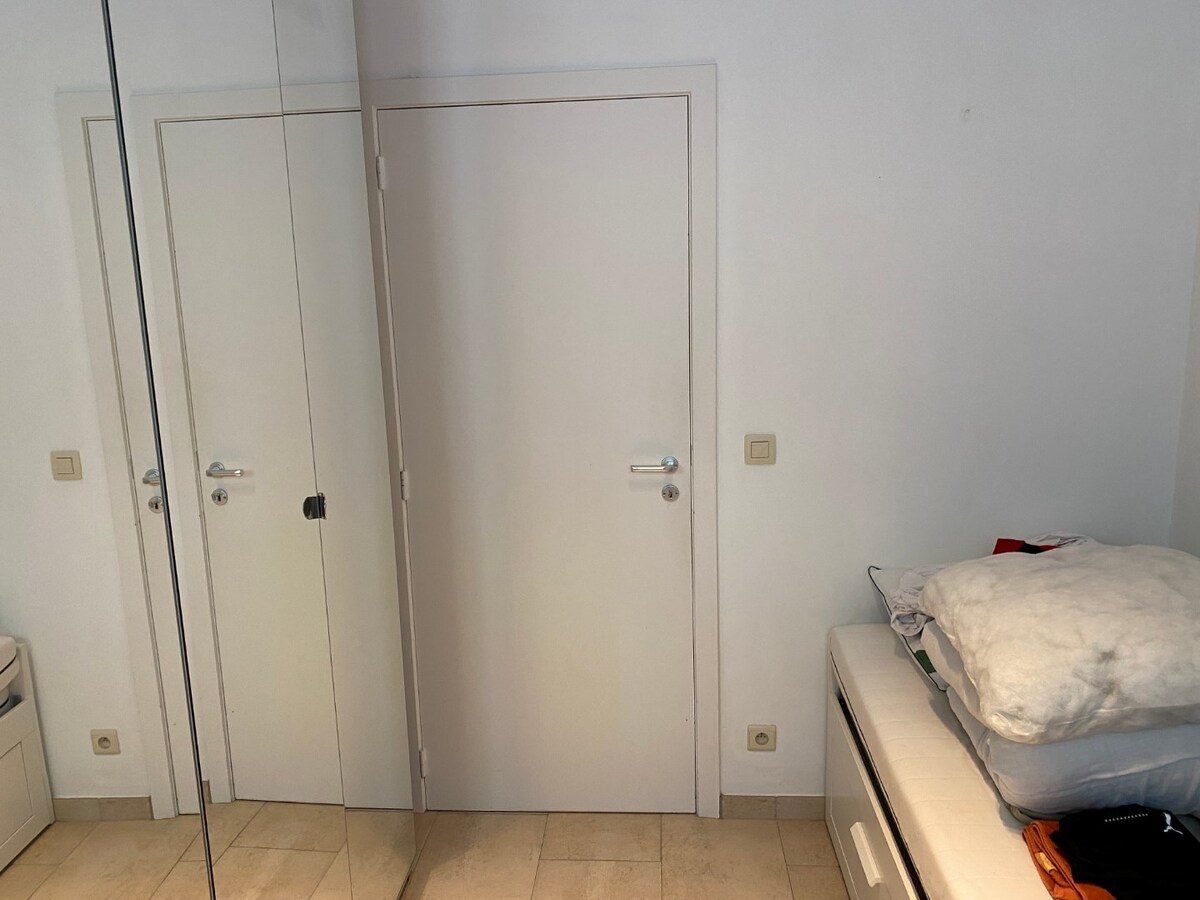 Eigentijds appartement met 2 autostaanplaatsen 