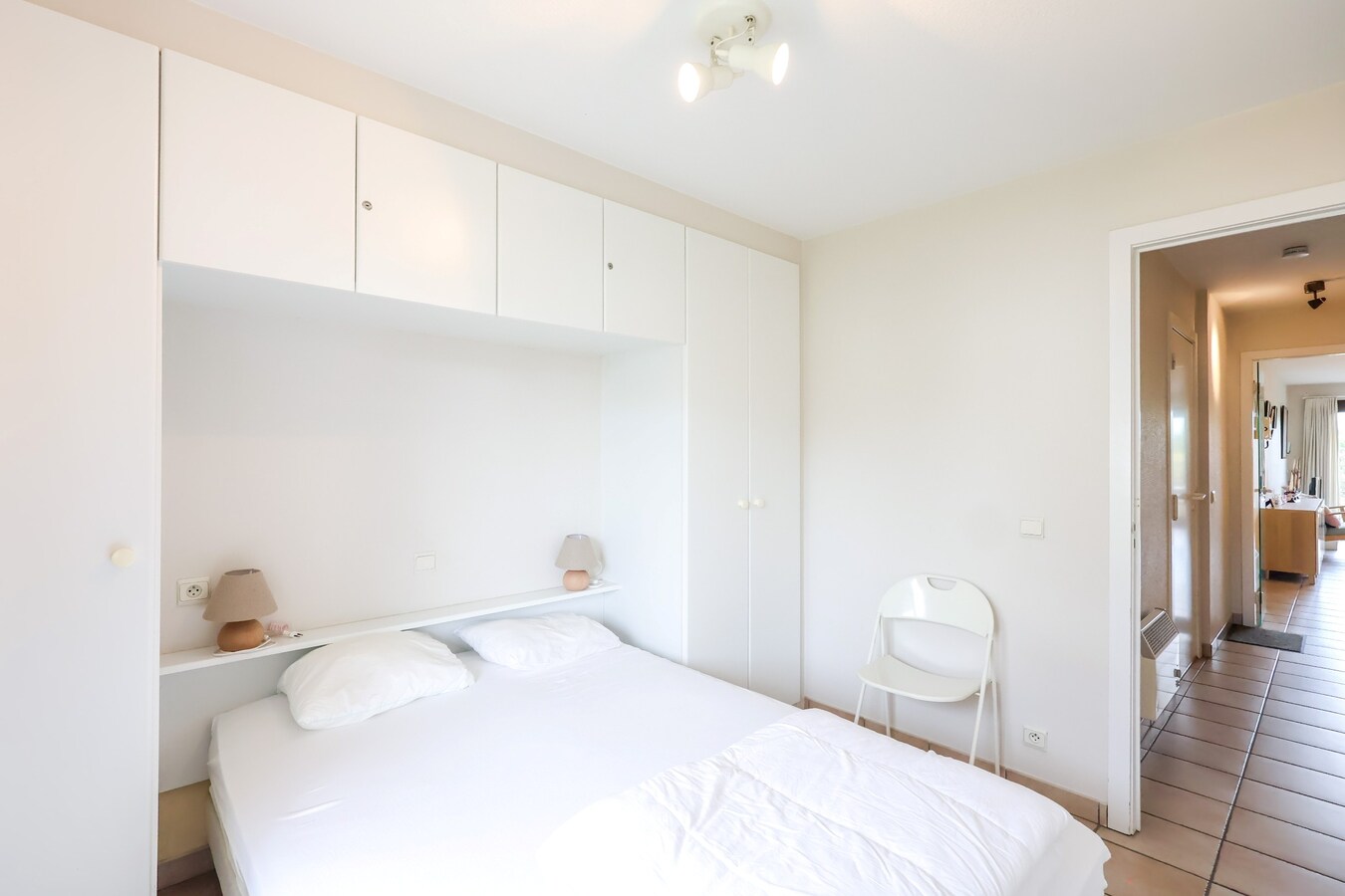 Instapklaar gelijkvloers appartement op wandelafstand van de Zeedijk en het strand! 
