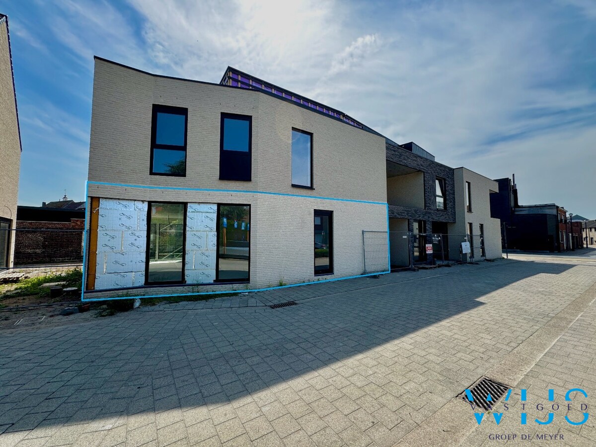 Gelijkvloers nieuwbouwappartement met private inkom en tuin 