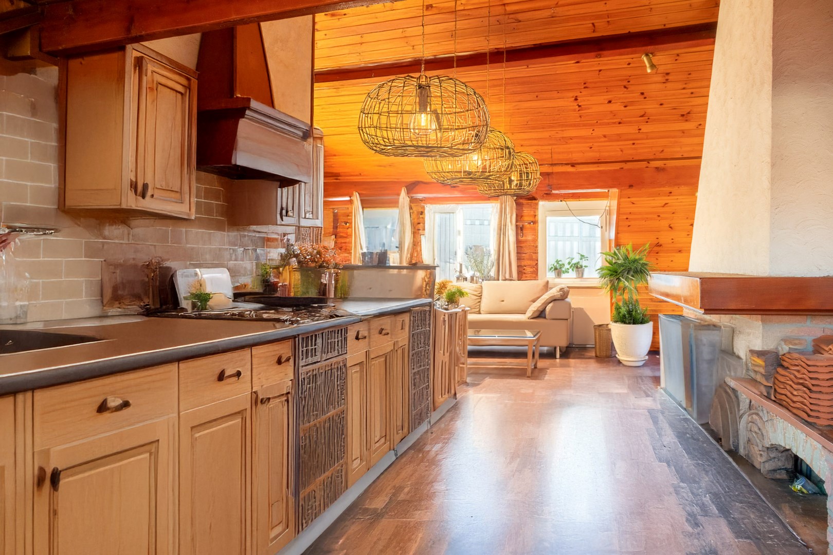 BUITENKANS! Vergunde, te renoveren meergezinswoning met 3 entiteiten 