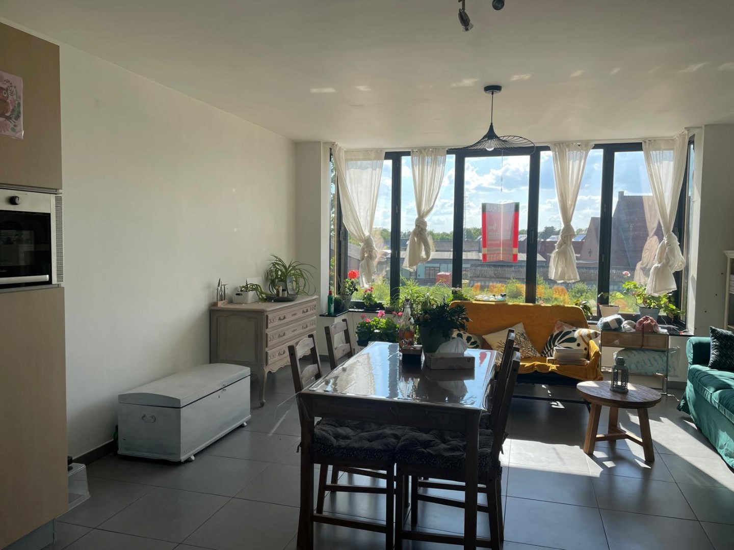 Instapklaar appartement met 2 slaapkamers en een garage in centrum van Geel 