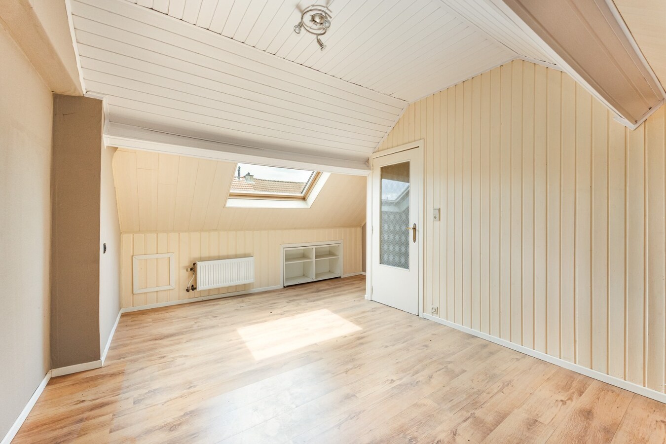 Te renoveren woning met 3 slpk en stadstuin te Hoboken! 