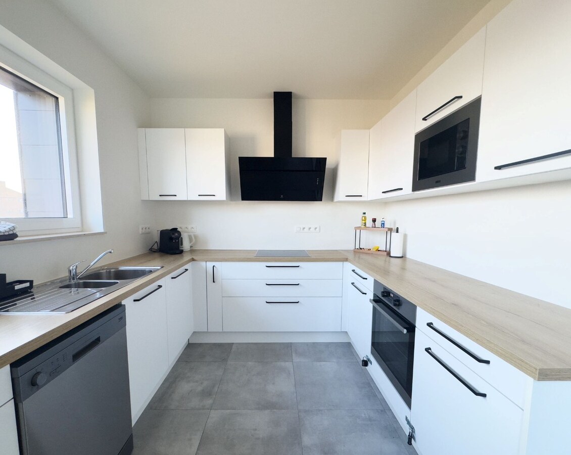 Superbe duplex meublé et lumineux, idéalement situé au pied du boulevard ! 