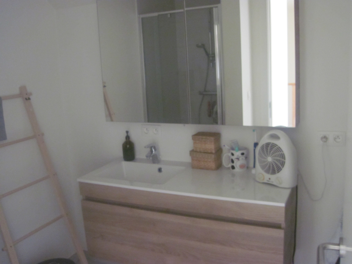 Nieuwe, ruime duplex!   GEEN VASTE KOSTEN !! 